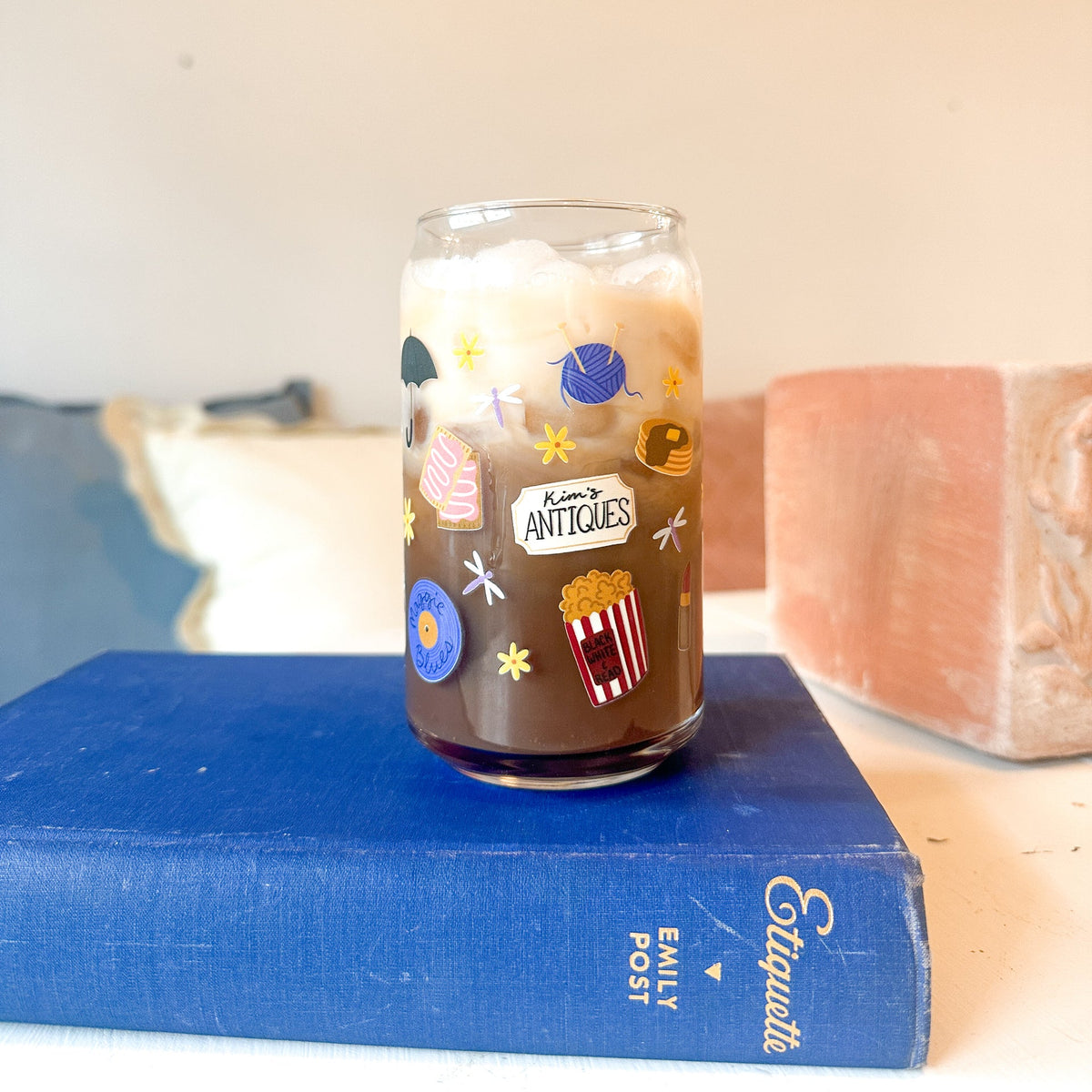 Stars Hollow Daisies | Glass Tumbler